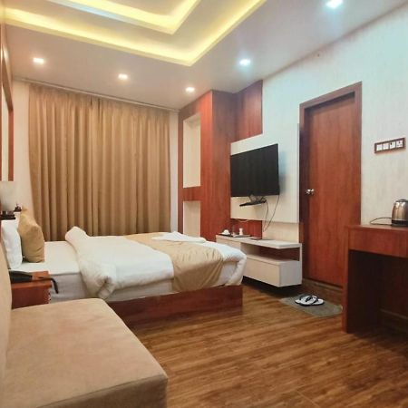 V Square Airport Hotel Lucknow Eksteriør billede