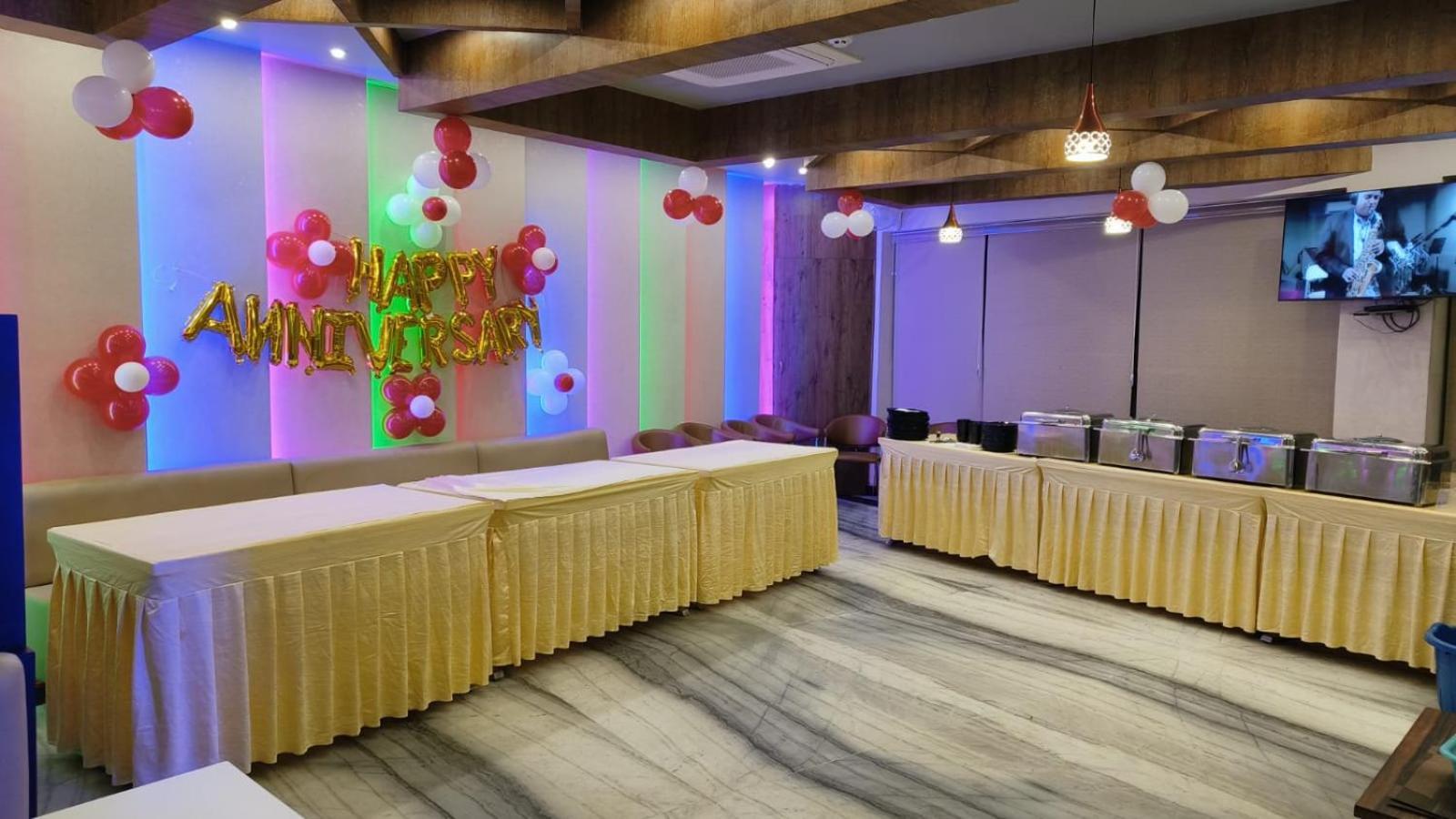 V Square Airport Hotel Lucknow Eksteriør billede